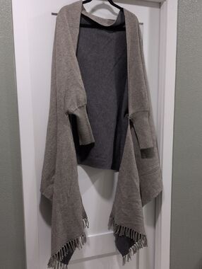 Seraphine Open-Front Fringe Hem Women's Sweater Wrap Taupe And Grey Double Knit